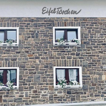 Eifeltoerchen Bed & Breakfast Kirchheim  Eksteriør bilde